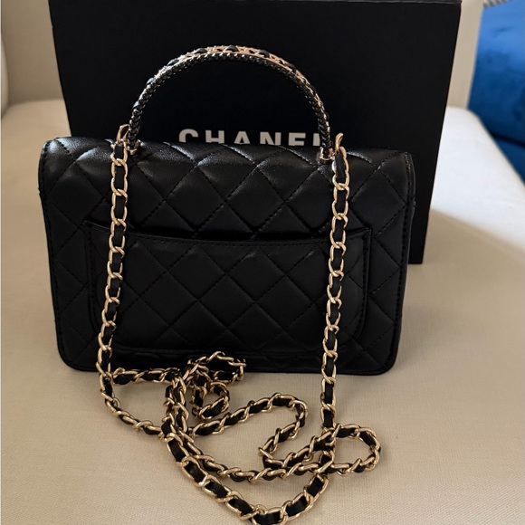 No Name WOC cute leather wallet on a chain with handle 2025 - Picture 6 of 16